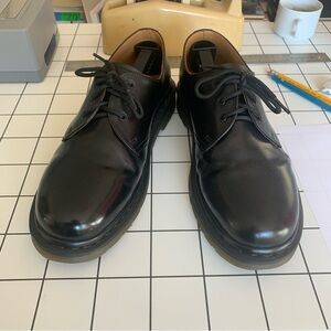 Dr. Martens 1461 black leather derby